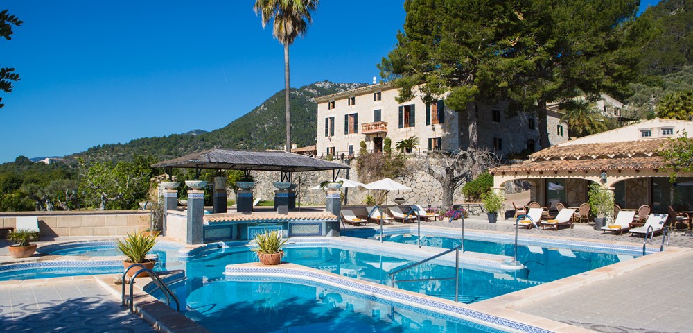 El verano ya está aquí - monnaber nou pool finca day - Hotel Rural Mallorca Monnaber Nou